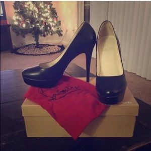 Christian louboutin Alamond toed heels size 9